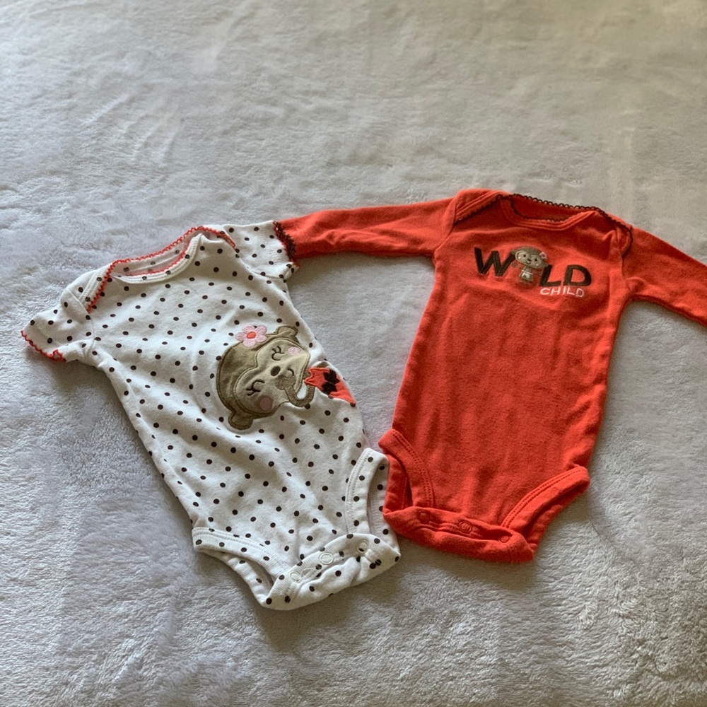 Carters Newborn Onesie set